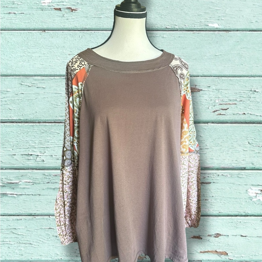 easel Taupe Mixed-Print Raglan Sleeve Blouse